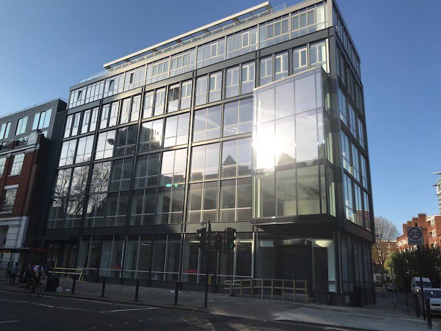 VaspaLimited's tweet photo. #precovid19 #250WaterlooRoad #comercialproject #SmartArchitecturalAluminium #SlimLineWindows #SlimLineDoors #SmartWall #Visofold #BifoldingDoors #visoglideplus #SlidingDoors #TiltandTurnWindows #AlithermPlusDoors #LondonViews #LondonSkyLine #Manufactured & #Installed By #Vaspa https://t.co/z5y2nbn0zb