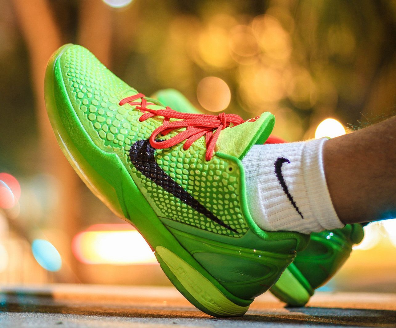 nike kobe grinch release