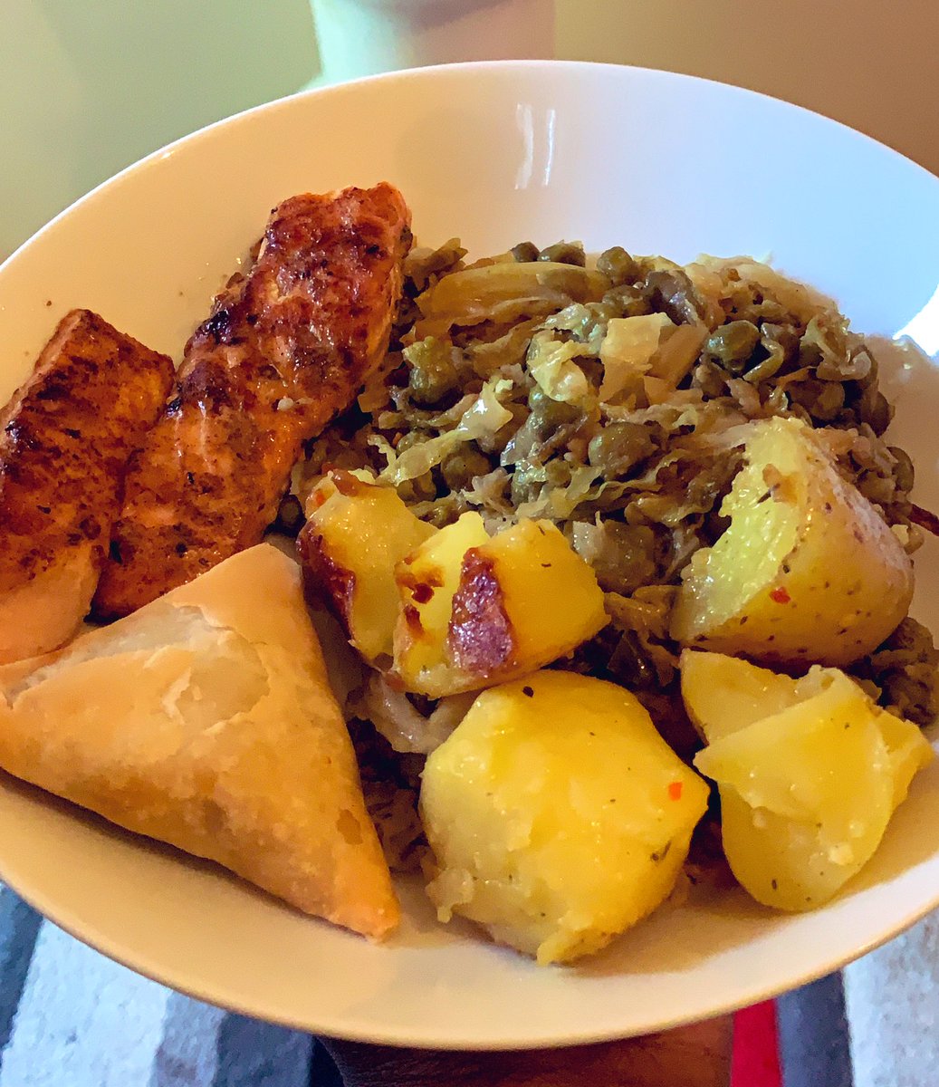 My abit-of-everything plate.Veg samosa, boiled then roasted potatoes, steamed cabbage & peas, grilled salmon. 