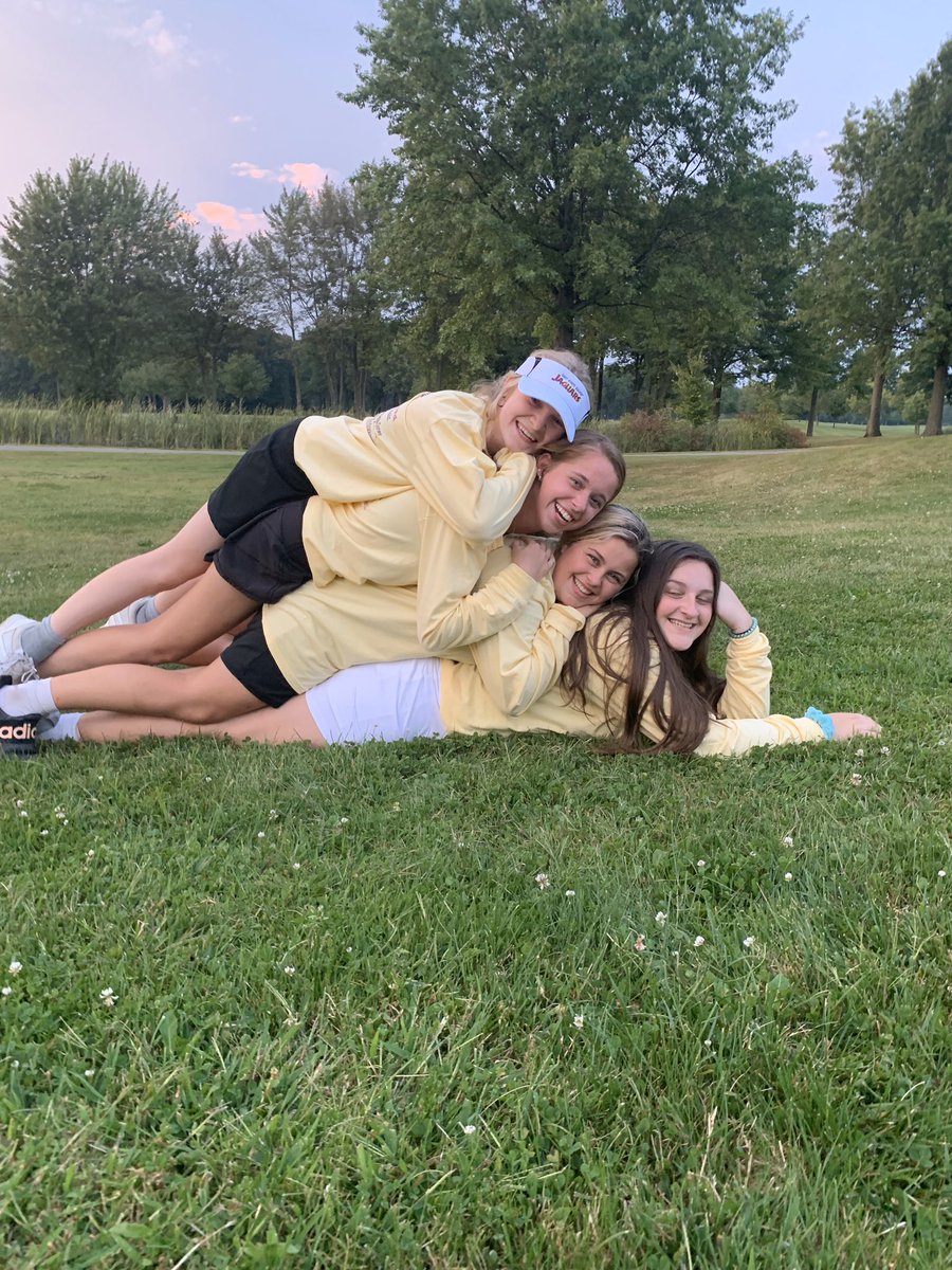 jaguargolf1's tweet photo. Congratulations to our four seniors, Maddie Harden, Maggie Marshall, Gracyn Sage, and Maddy Yuhasz, on graduating! We are so proud of you all and can’t wait to see where life takes you! Don’t forget to come back and visit us! We love you! https://t.co/8LDgGukUlt