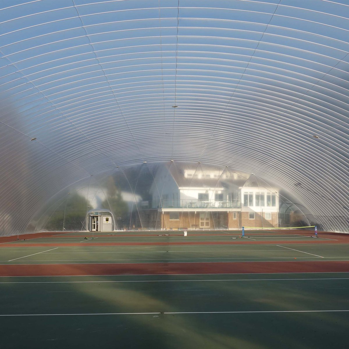 A beautiful sunny day in Jersey. We have installed domes all over the country - click here and find the nearest one to you! covair.co.uk/air-dome-locat…!

#multisportsdome #athleticsdome #indoorsports #indoorhockey #indoorfootball #indoorathletics #tennisdome #tennisclub #sportsdome