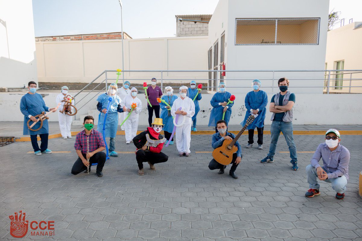 ManabiCce's tweet photo. Les compartimos imágenes a nuestra visita al Centro de Salud Tipo C de Manta. 👏🏻🎸 Gracias a todo el personal que participó  de este momento cargado de arte🤩🎭. #QuédateEnCasa #ViveArte https://t.co/A3h1dGT7Fe