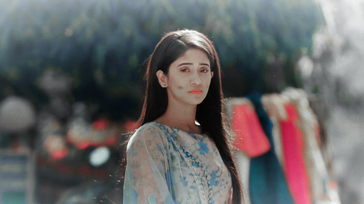 he is imagining her everywhere .. gosh kitna rona hai iss track mein mereko ? #Kaira  #MohsinKhan  #ShivangiJoshi