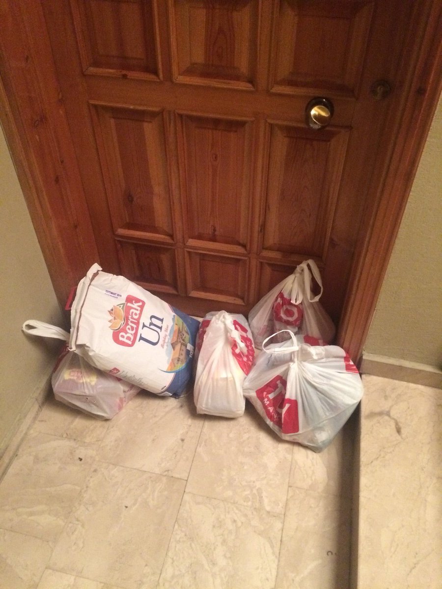 Bilgilendirme 🍩🎯☎️
Derneğimizce belirlenen bayram iaşe ve erzak yardımı hücre sistemi şeklince gerçekleştirilmiş olup belirlenen meskenlerde yaşayan ailelere yardımları kapıya bırakılmıştır. Yardımı verende alan da hücre sistemi gereği gizli tutulmuştur. 
OLAN OLMAYANA VERECEK.