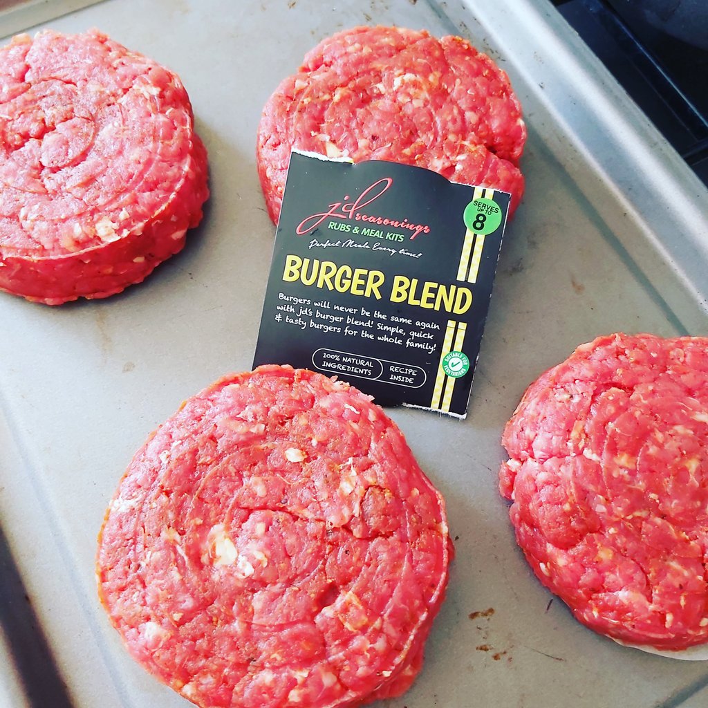 Aly_H_C's tweet photo. Cheddar stuffed burgers for dinner!! A fine midweek BBQ! I used the epic @jdseasonings Burger Blend! 🍔 My code ALY20 will give you 20% off your order, give them a go!! #burger #midweekbbq #StayHomeSaveLives https://t.co/gj23P4Lcjo