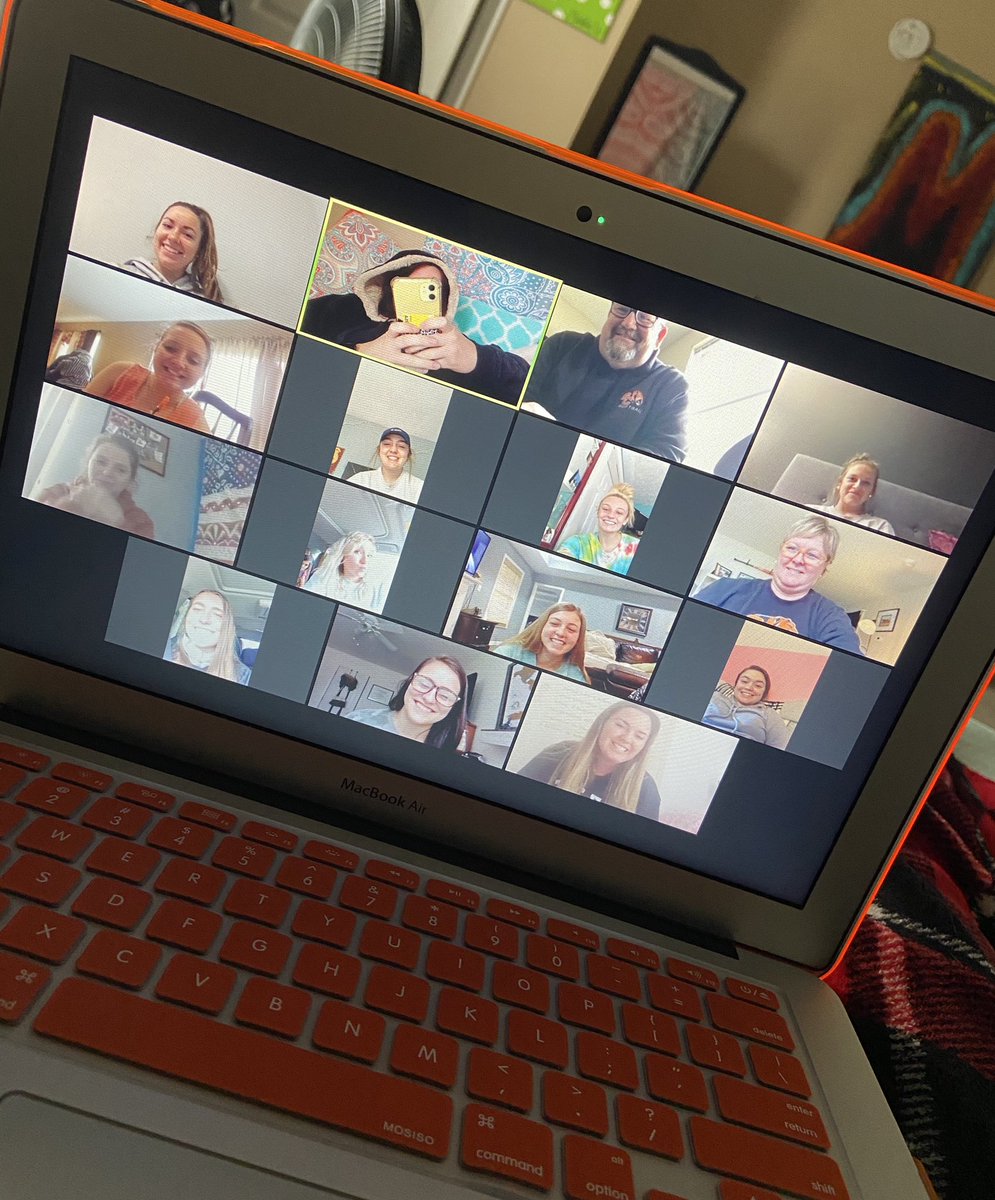 🧡🖤🧡🖤🧡🖤RT <a href="/GC_SoftballTeam/">Georgetown College Softball</a>: Georgetown softball here to tell everyone to keep smiling through these hard times!! 😄