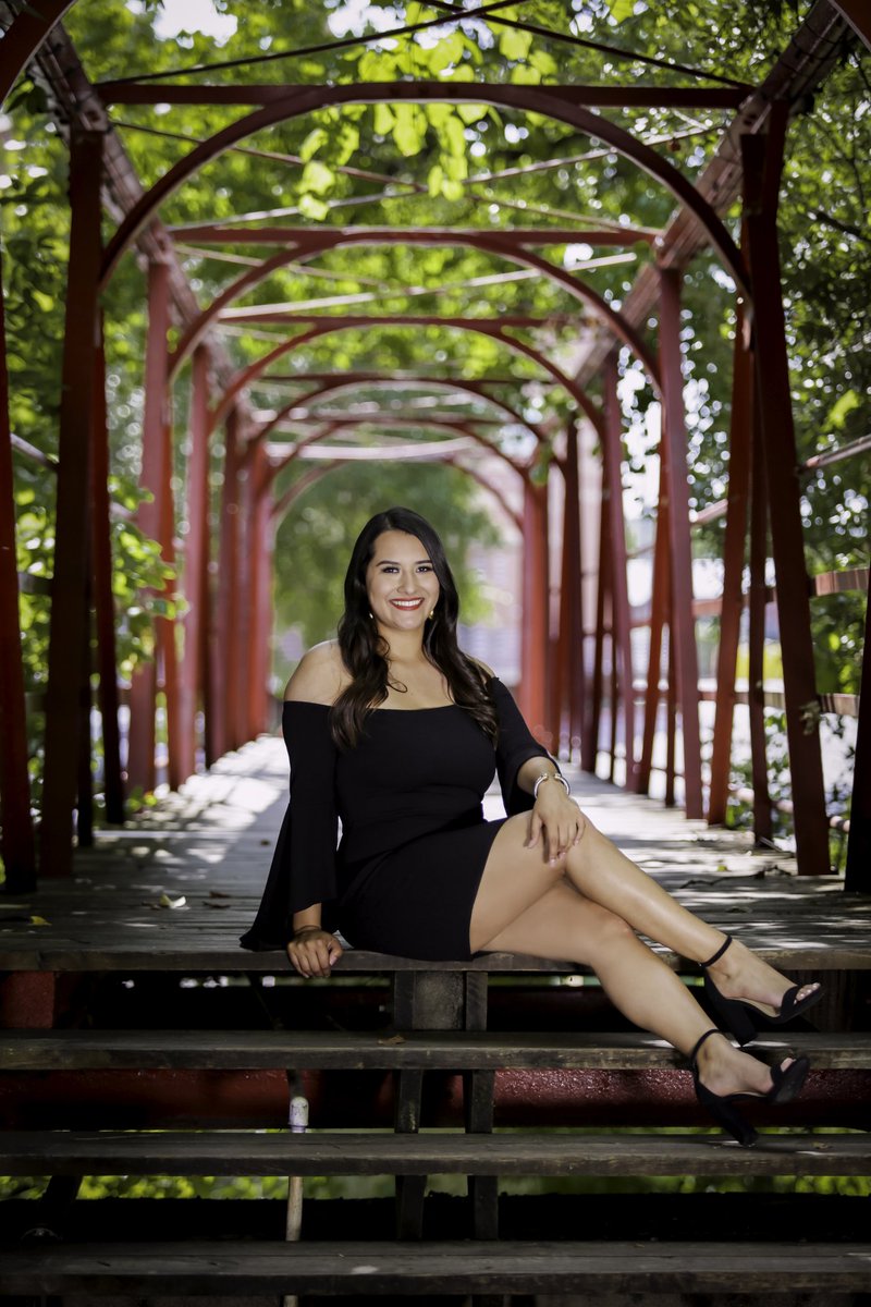 pixelannies's tweet photo. Congratulations Haley on your college graduation!! #cardinalalumni #uiwalumni #uiwgrad #uiw20 https://t.co/w4zXLC1ov9