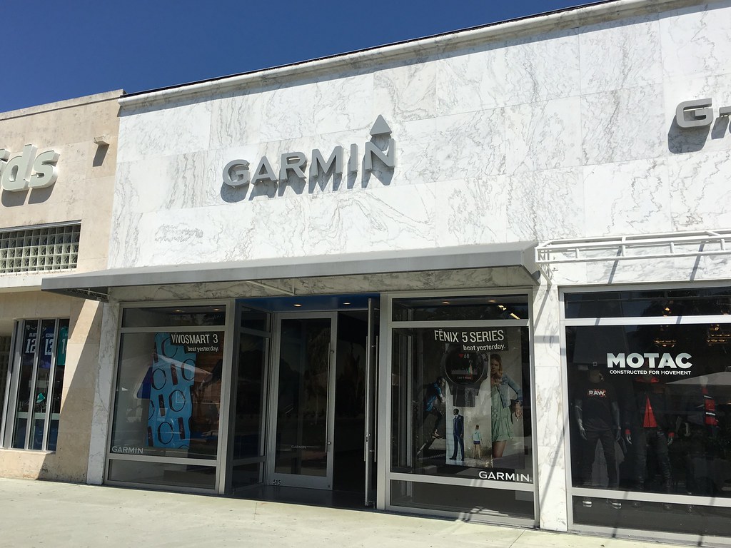 TheMiamiBeachCC's tweet image. #MBCCSponsors are reopening! @Garmin on @LncolnRd opens today Thursday, May 21 and @Macys South Beach opens tomorrow Friday, May 22. 🛍 @MiamiBeachNews