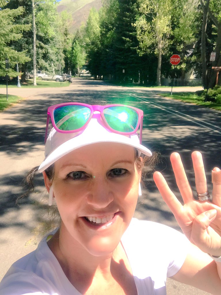 Heading out on my #run4ONE fun run! #ONEBigIdea <a href="/Alltech/">Alltech</a>