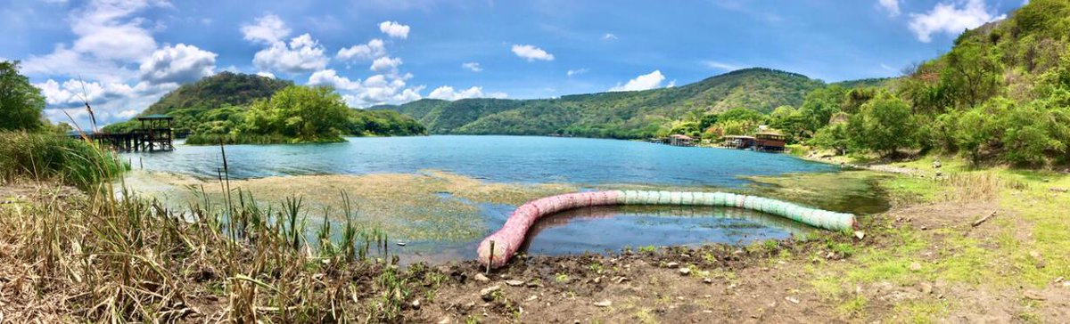 FundaCoate el día de ahora instaló la cuarta Eco-Borda instalada en sector conocido como el bajadero del manguito.

 Recolectará los desechos sólidos de las aguas lluvias de la calle aledaña al sector evitando que lleguen a nuestro lago.

#fundacioncoatepeque #fundacoate
