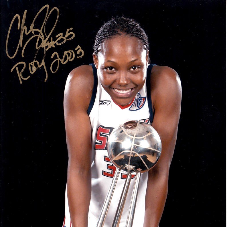 Cheryl Ford, una de las gemelas, desarrolló una carrera brillante en el básquet femenino y hasta consiguió lo que su padre nunca pudo: no ganó sólo uno, sino tres anillos de la WNBA, defendiendo los colores de Detroit Shock.