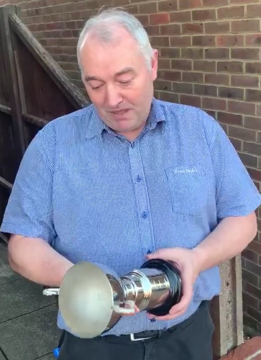 Congratulations to Simon Cox on being awarded the Damon Culley Cup for service to Beacon Hill JFC.