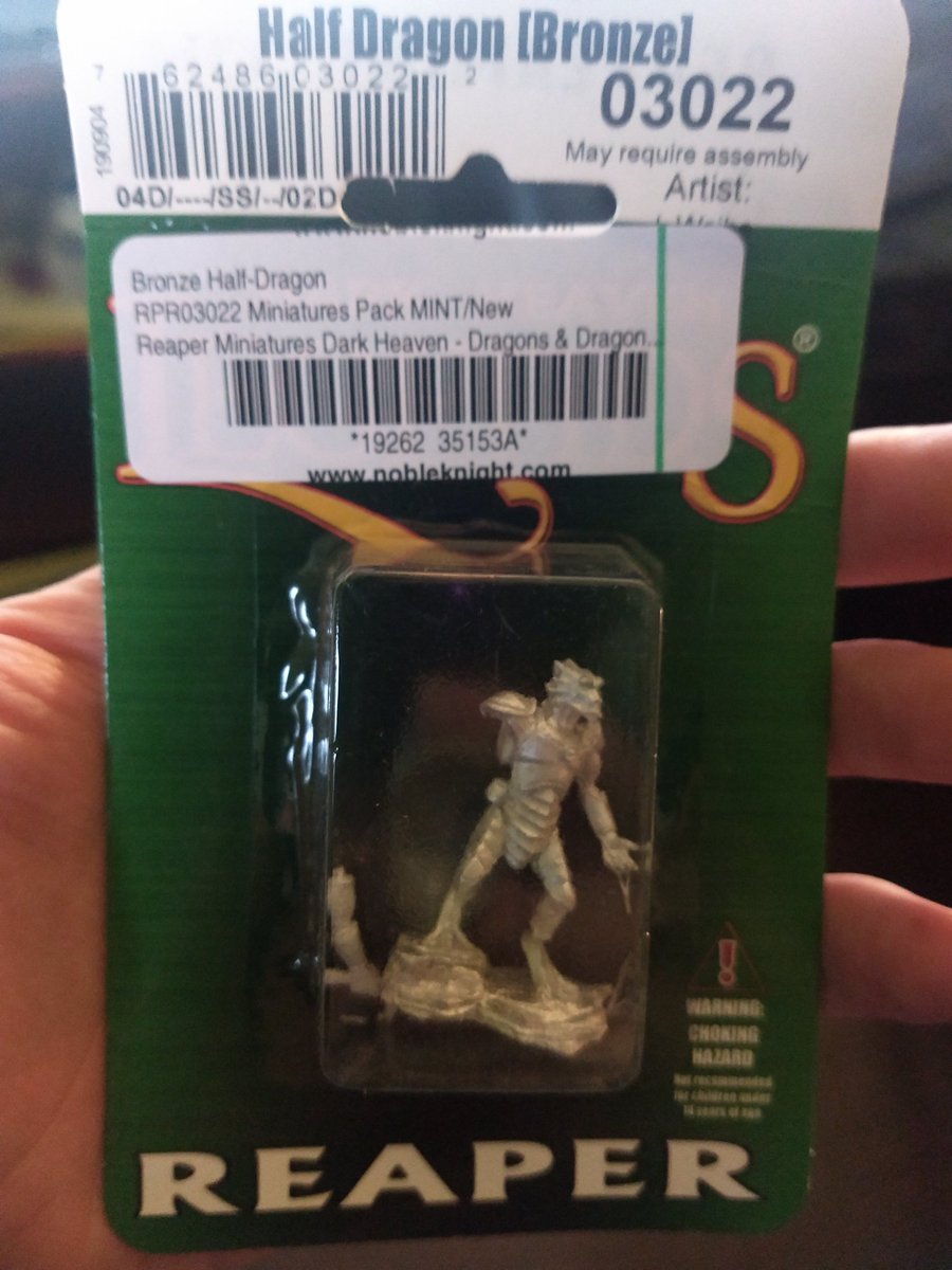 Madth333's tweet photo. Oh yeah... Arrived 3 days early!!!
#Dragar is going to be so freaking happy come Sunday lol
And it's my first ever @reapermini!!!
I think I'ma have to get started on this tonight lol
#miniaturepainting #miniatures #reaperminiatures #reaperlegends #reaperpaints #GoblinArmy https://t.co/iUNyenuWfX