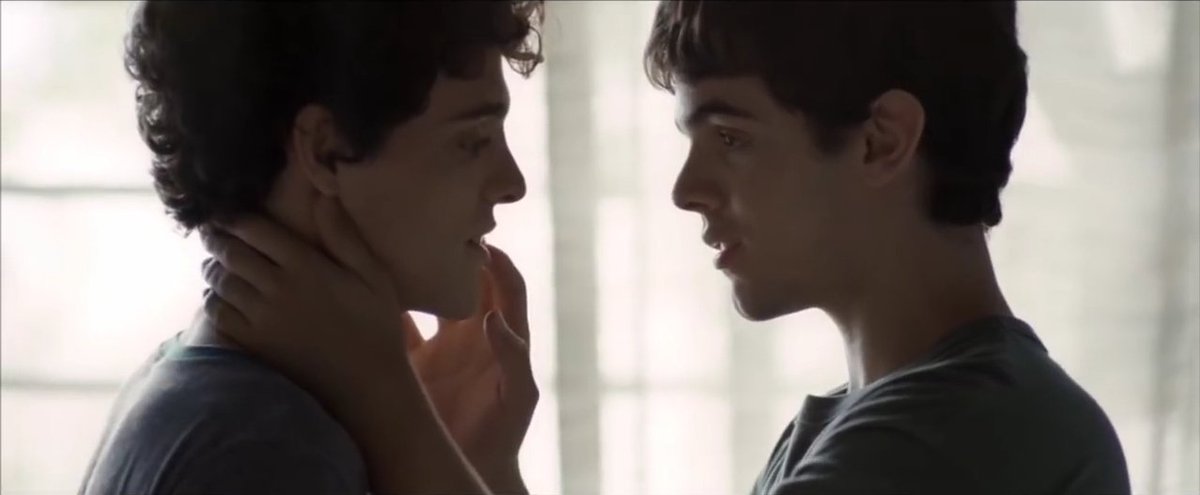 Мэт ваиро революция. A girl walks home alone at night. Я не хочу возвращаться 2010. Я не хочу возвращаться 2010. Лео и габриэль.