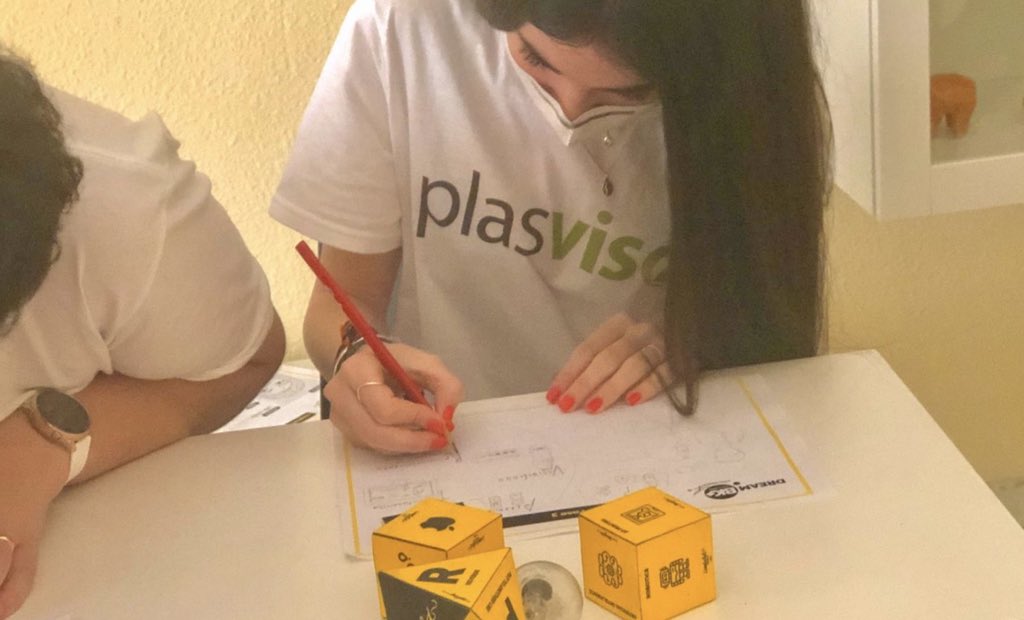 plasvisor's tweet photo. Hoy nos hemos presentado al #DreamBIGchallenge de #imaginecc aportando ideas nuevas y mejorando nuestro proyecto! https://t.co/HtJPFxMN8E