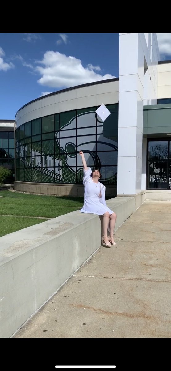 larinuce's tweet image. Thanks Mayfield you helped this #immigrad find her future!