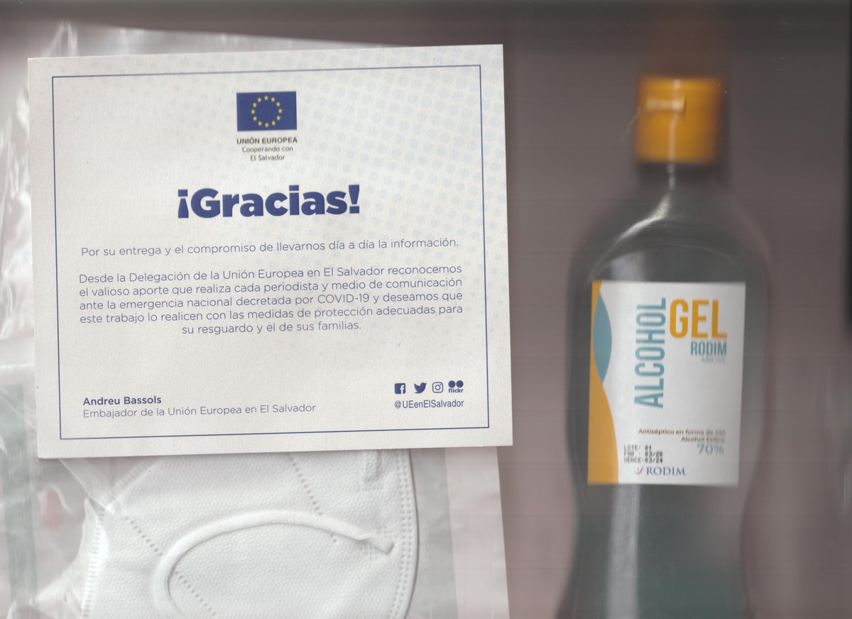 acudesbal's tweet photo. @arpassv Muchas Gracias por el Kit de Mascarillas y Alcohol Gel, será de mucha utilidad para nuestra seguridad a la hora de brindar cobertura periodística. Gracias ARPAS por cuidar a sus asociados y corresponsales de Prensa. Adelante con su ardua labor de informar a El Salvador. https://t.co/cv22qmKGFi