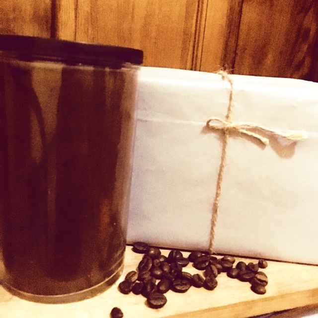lanang_dhewee's tweet photo. Saya menjual KOPI JAVA ROBUSTA | EDISI LEBARAN seharga Rp60.000. Dapatkan produk ini hanya di Shopee! https://t.co/SzN0FzWMUK #ShopeeID https://t.co/tJGCSs4rj5