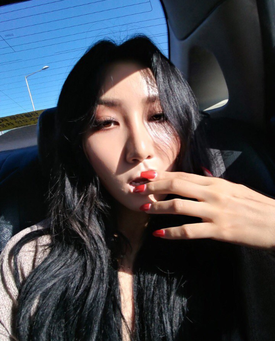 SunriseOffi's tweet photo. ㅤㅤ’ ✧ Sunrise.
ㅤㅤㅤㅤ해돋이
ㅤI say sun ↷ sun ↷ Sunrise.
₊˚✧ #StayWithSamay
ㅤㅤㅤㅤ2020.05.21
Sarah estuvo escuchando por muchas horas la nueva canción de @officixlsam. Nuestra unnie se la paso bailando con esta hermosa creación. https://t.co/iWGZAQRZX4