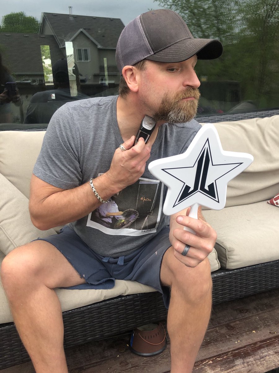 girlsiouxfan's tweet photo. YAH the Covid beard on ⁦@GoPreTy⁩ is gone! ⁦@JeffreeStar⁩ approved?#JeffreeStarApproved https://t.co/IknykjpspW