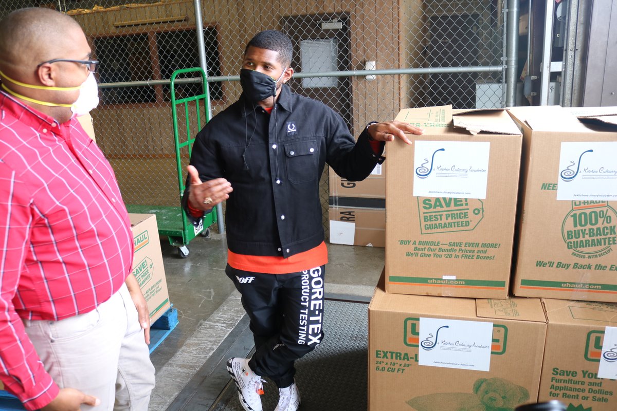 CCPSNews's tweet photo. We are proud to share with stakeholders that singer, songwriter, actor, and dancer, @Usher visited the school district today, May 21, to donate 350 meals to our school system! Thank you for your support of Clayton County Public Schools and our community! https://t.co/ftshY3lwup