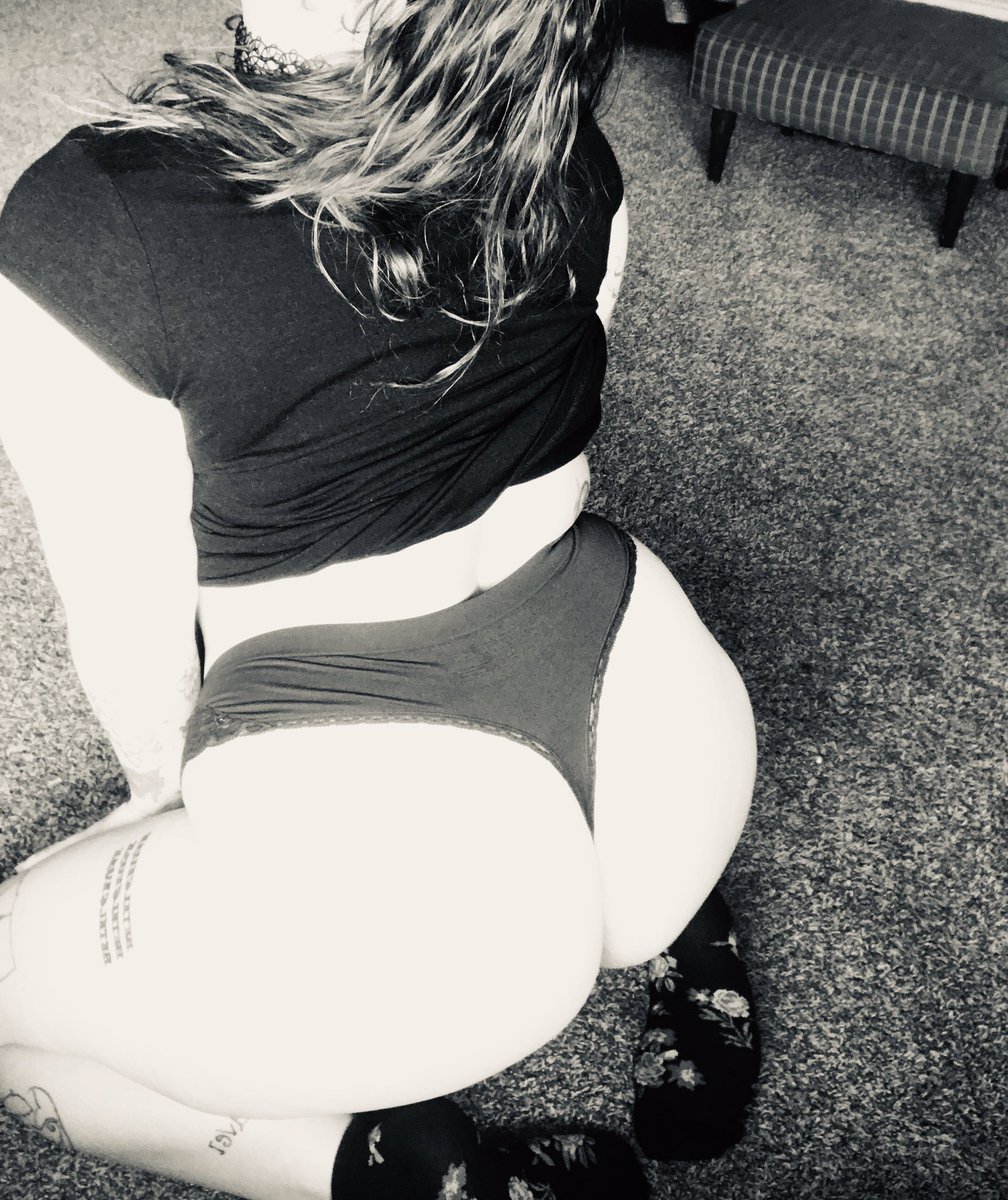 ellieDeveraeux's tweet photo. #ThirstyThursday #thongthursday #ass #bootyshakes #booty4days #bigass #onlyfans #onlyfansgirl #buymypanties https://t.co/QBizWKIcvg