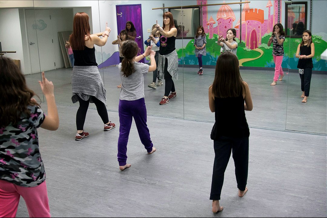 csscdance's tweet photo. Hip Hop Hippity Hop! Try out a Pip Hop class tomorrow with Miss Olivia at 11am #piphop #hiphop #dancetime https://t.co/qammAbuaRe