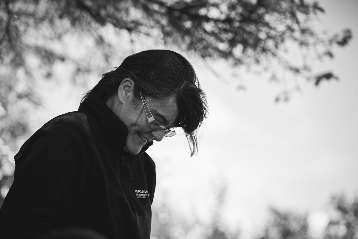 bruichladdich.com/bruichladdich-… Joanne has been dragged out of the depths of warehouse 12 into the limelight. Kate Hannett has been finding out about her artistic talent and where she gets them from.