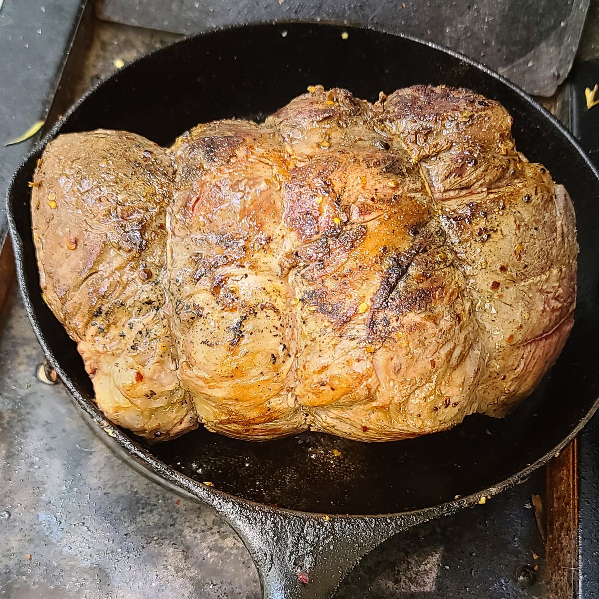 ShelleyBCQB's tweet photo. Mmmm pot roast, and now the waiting game, see u in 6hrs #meatrules #carnivoris https://t.co/ySwKWO2PiP