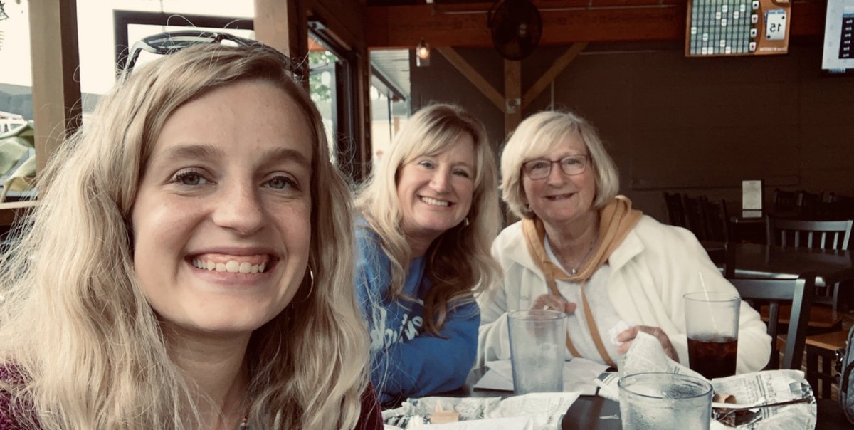 TheSmiths4's tweet photo. Girls day was just what we needed! Patio dining was FABULOUS! 🥰 @NannyNPappy4 https://t.co/F6RHQjVnJ3