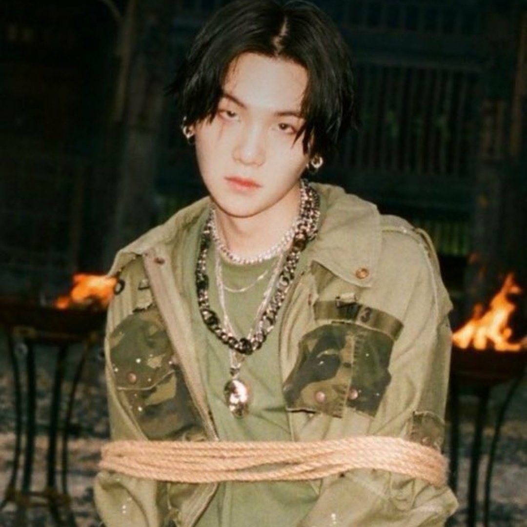chucklesbts's tweet photo. ANOTHER EDIT BECOMING TRUE????? https://t.co/HBk1GmiEv1