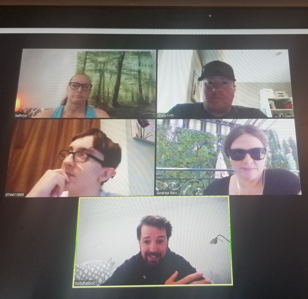 Had a special guest jump in our virtual resource room and answer some questions for an upcoming assignment.  Thank you <a href="/toddtalbot/">Todd Talbot</a> for taking the time to visit us virtually to talk BC, social media and real estate.  <a href="/EdCampionCSS/">St.EdmundCampionCSS</a>