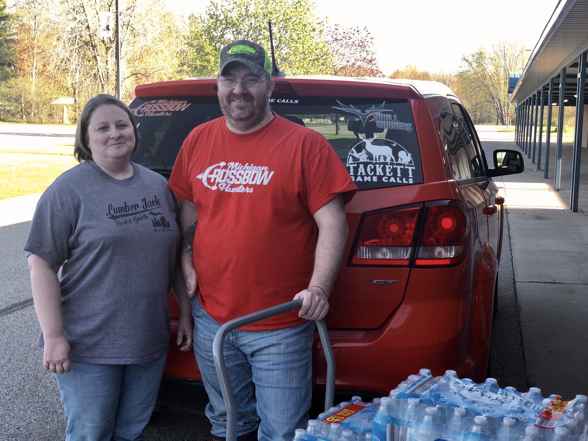 mbflem1's tweet photo. The  past few days we have seen devastation &amp;  witnessed compassion &amp; generosity. Thank u  to the volunteers that answered the call. The people that worked  long hours to help our community.  The strangers that drove from long ways or just down the street to deliver donations. https://t.co/qhUVqYLWn5
