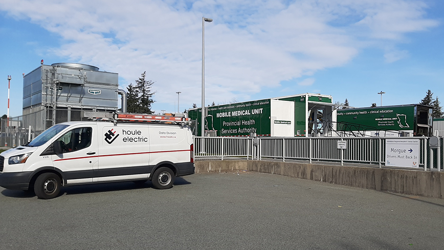 HouleElectric's tweet photo. We were happy to help @Fraserhealth and @MobileMedicalBC install the #MobileMedicalUnit at #abbotsford hospital on Easter Monday to prepare for #COVID19 patients :)
#FlattenTheCurve #SafetyFirst #DataNetworks #CommunicationsSystems https://t.co/D5BxgnvQ5I