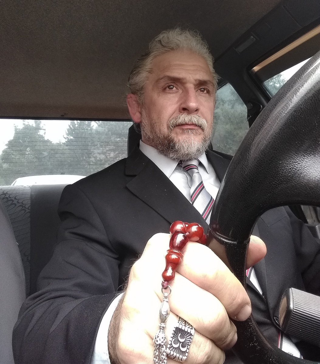 Ezan dinmez, Bayrak inmez, Vatan bölünmez.
Hayırlı Cumalar..