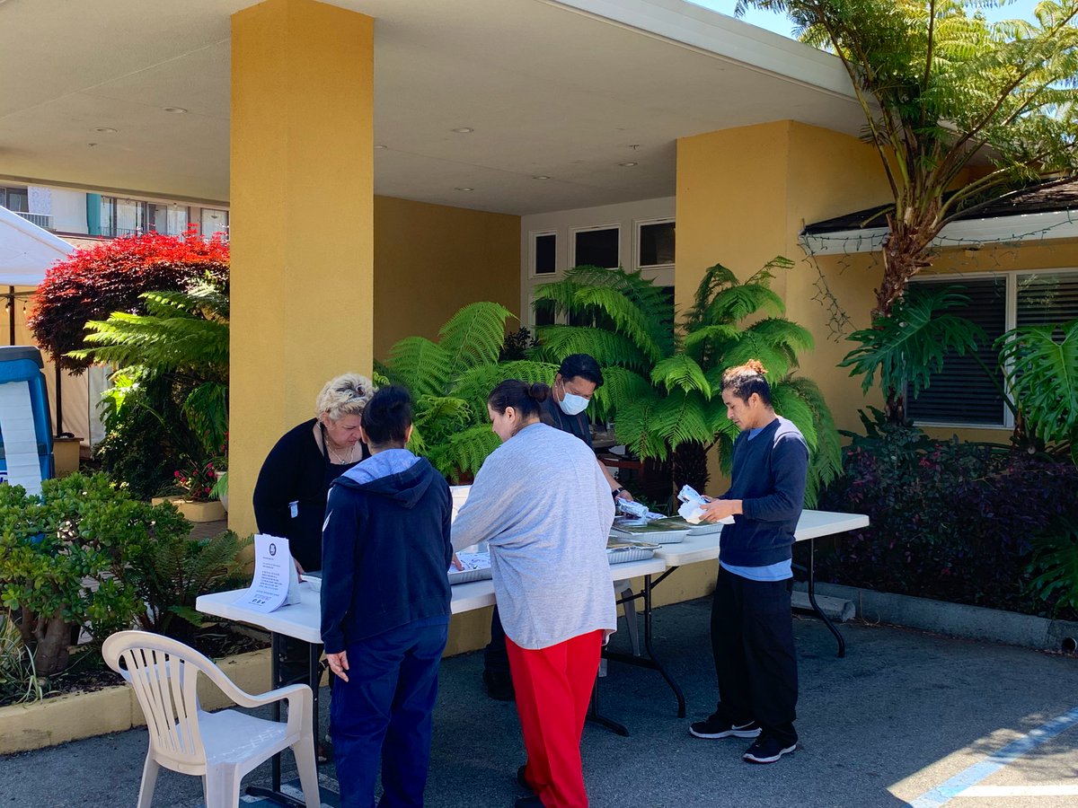 BCBurritos's tweet photo. Special ๐ฏ delivery! #Feedthefirst partnered again today @COVIDJournal & the โHeroes of Covidโ Team from Virginia/DC! Senior centers have been hit hard & we just wanted to show some love! This facility was affected badly w/an outbreak ๐ท last month. ๐๐ฝ Senior Care Health Heroes! https://t.co/WYFXbvS5Ab