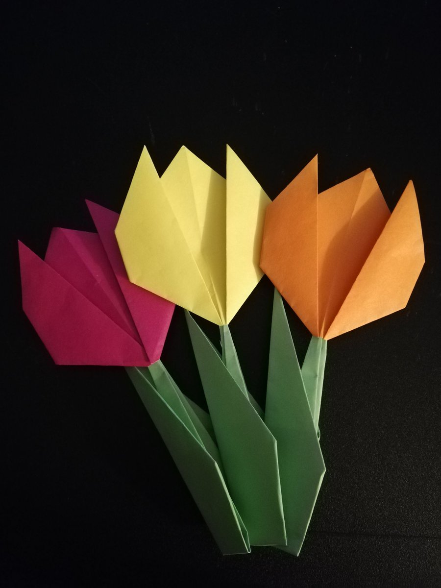 Flat flowers to send in the post. Created for fun for the ones we love. 🙂 #origami #Flowers