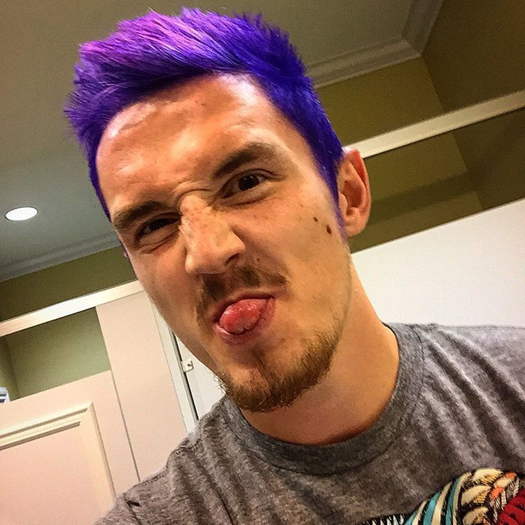 obvious_anna's tweet photo. @ProSyndicate Look what my mom drew for me!! I love it so much!! #MianiteFA #Mianite #Syndicate #TomCassell #SynHD https://t.co/4aQsM4ufhY
