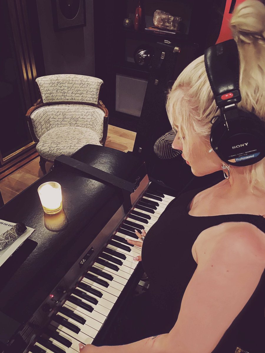 xtina's tweet photo. Beautiful creations to come...🎼🎹 Til then know that I’m always creating, always working and always thinking of you....💋☁️📝🎧 https://t.co/ANUUr3YaUZ
