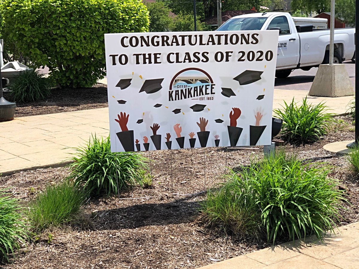CityKankakee's tweet photo. We are proud of ALL of you. Congratulations to the class of 2020! #LoveMyCity #LoveMyGrad #ClassOf2020

Estamos orgullosos de TODOS ustedes. ¡Felicitaciones a la clase de 2020! #LoveMyCity #LoveMyGrad #ClassOf2020 https://t.co/lmjKgYY9kK