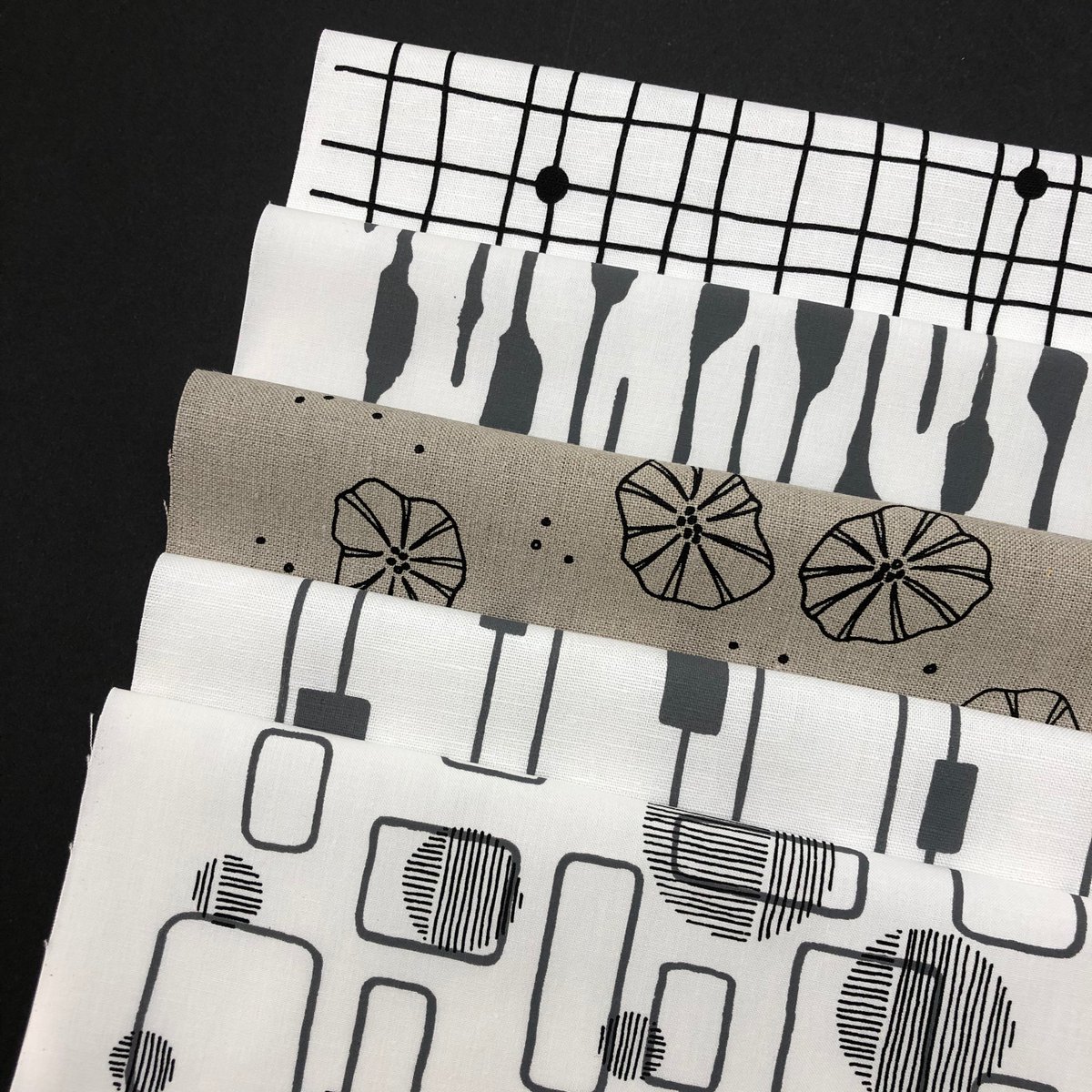 ColetteMoscrop's tweet photo. Stone and Black feature in Fabric Club this month and there's a double print of windows and moon, they play quite nicely together don't they. 
#handscreenprinted #modernquilting #artisantextiles #textiledesign 
Sign up for monthly fabric deliveries here - 
https://t.co/QH0zzEImF9 https://t.co/OVCf07qu0e
