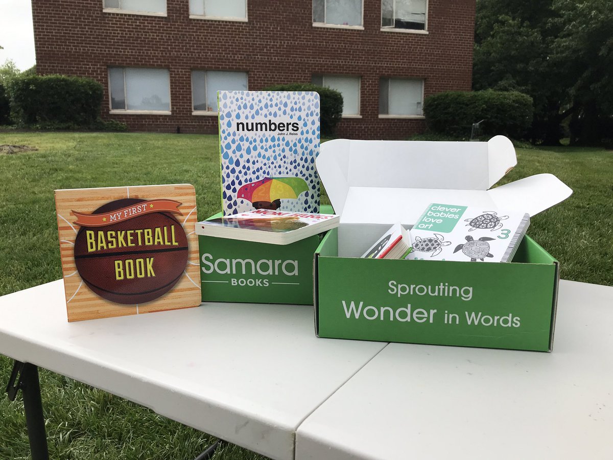AbingdonVandP's tweet photo. Another successful meal and book distribution today thanks to @BayouBakery @realfoodforkids @nova_breadhead @FlikISDining @SamaraBooks @AbingdonPTA and @AbingdonGIFT!  #WeAreInThisTogether #APSPerfectPartners @VPLiaison https://t.co/9TVVdfVHg3