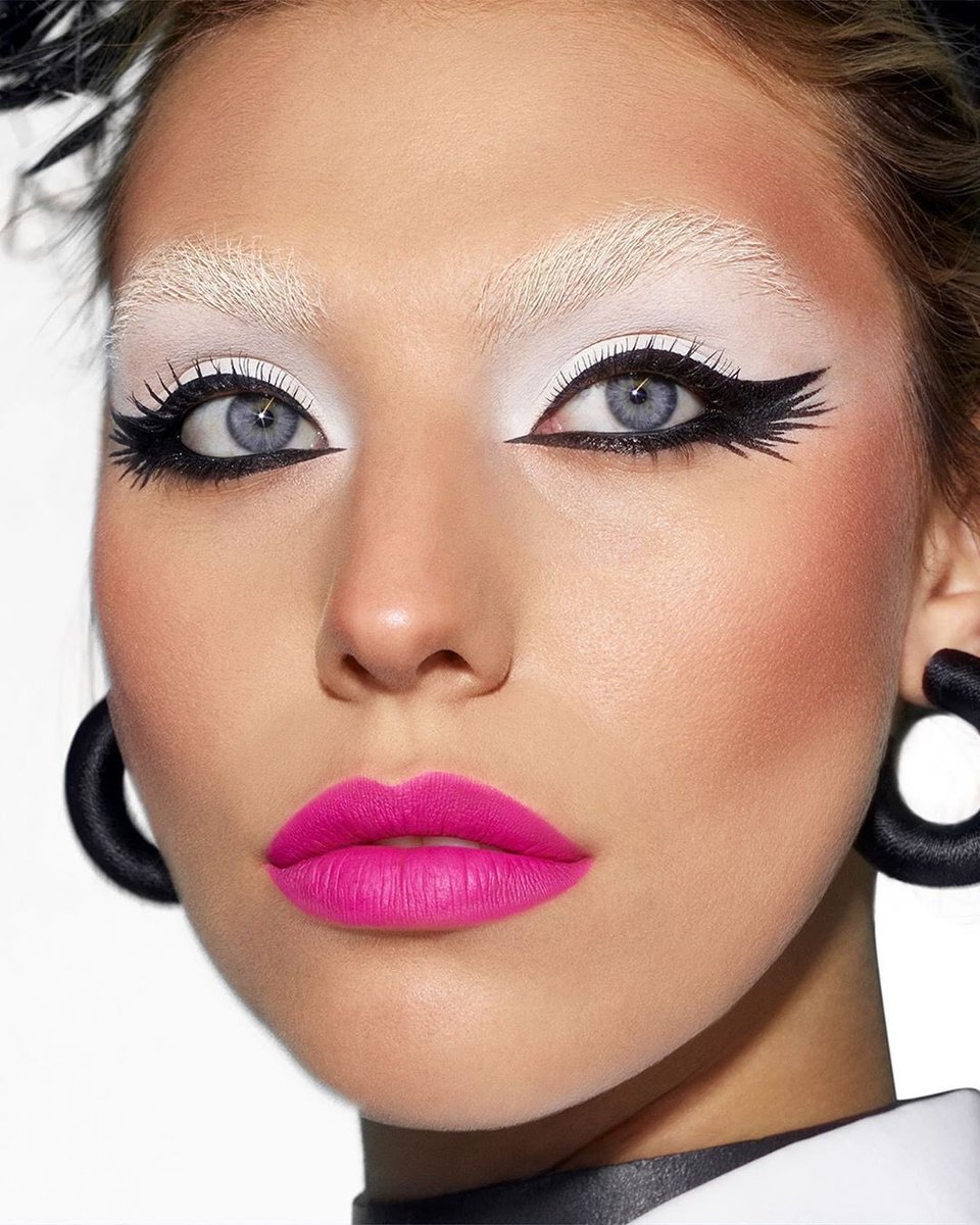 frankiefermi's tweet photo. This is one of my absolute favourite looks created using the #StupidLove palette. The shade used is 911 in combo with the Liquid Eye-Lie-Ner in Punk & Le Monster Matte Lip Crayon. ๐ค #colorwithlove https://t.co/szVqVCrXd5