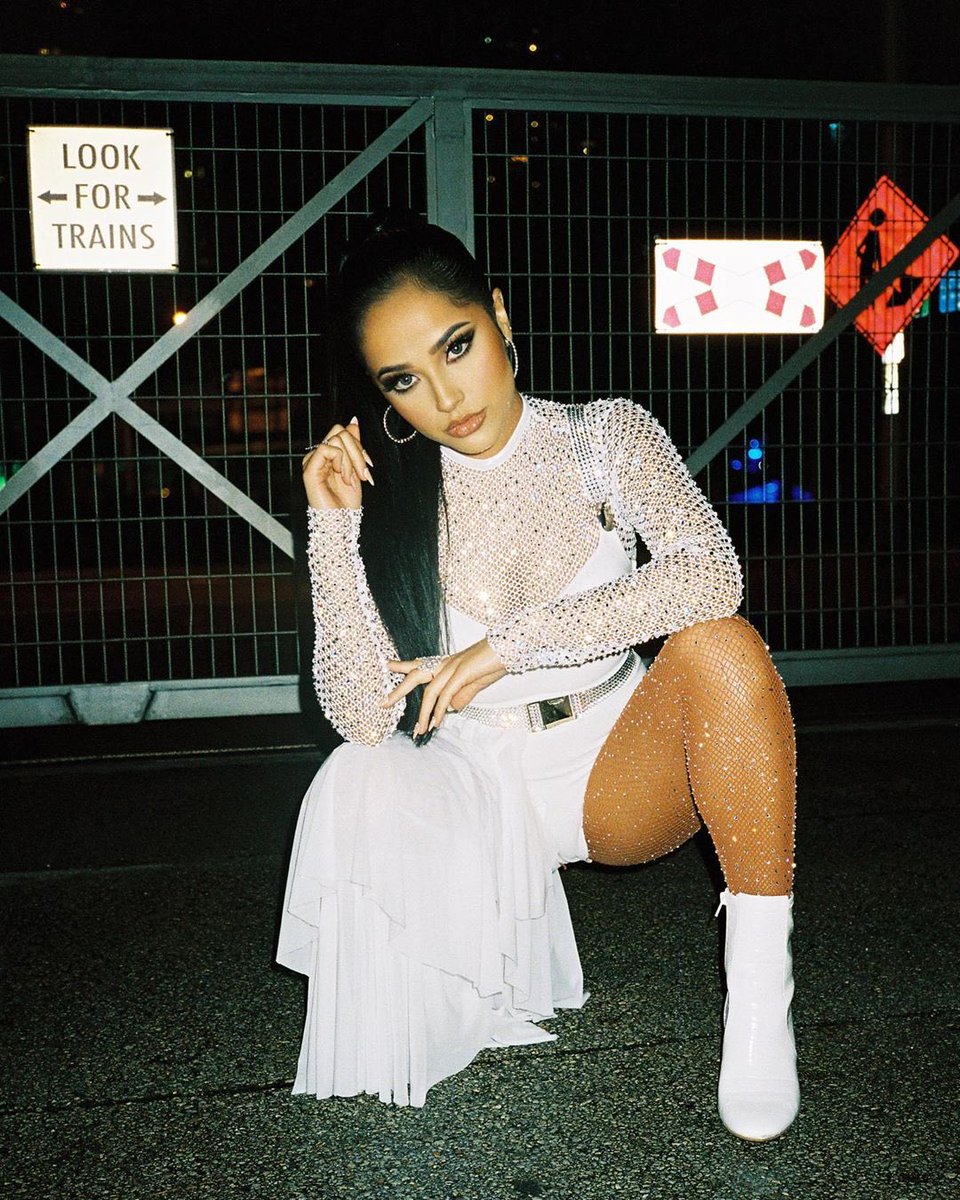jkbeck20's tweet photo. We stream Becky G in this house @iambeckyg #StreamBeckyG
🏍#TheyAintReady🎱
https://t.co/1GVyeYcPm7
♥️#LBD🖤
https://t.co/jyW6zn2kAz
🚦#GreenLightGo🚥
https://t.co/eiOY0mGRZz
❤️#MalaSantaAlbum🖤
https://t.co/bLMHigSkn8
🎠#SinPijama🥂
https://t.co/XMpZhZqXH7 https://t.co/eE1fcQspNc