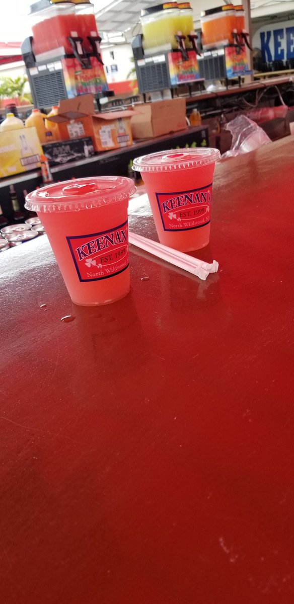 MikeCheech's tweet photo. The shore is officially open! @PrestonSteve933 @KeenansNW https://t.co/IoQajzLBNs