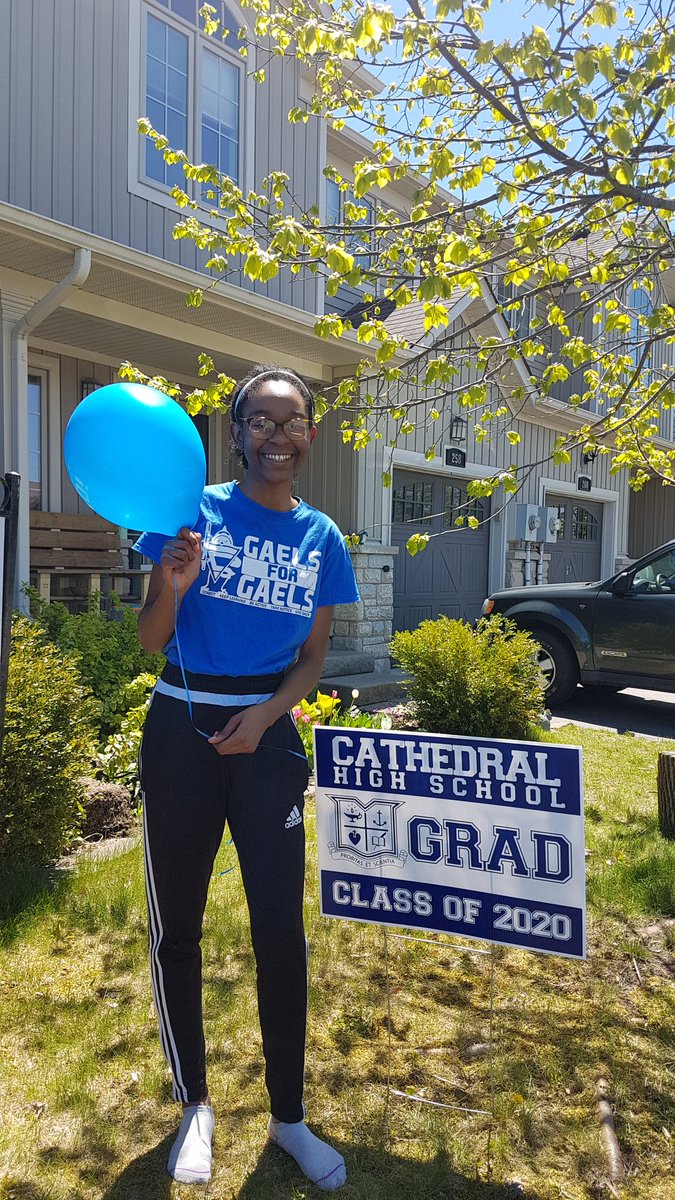 CHSJustLit's tweet photo. Thank you @GoodShepherdHam @TomCoopster @Janoallen for the lawn stakes! @CHSTVNEWS Class of 2020 appreciated them today! https://t.co/goG3clKPSH