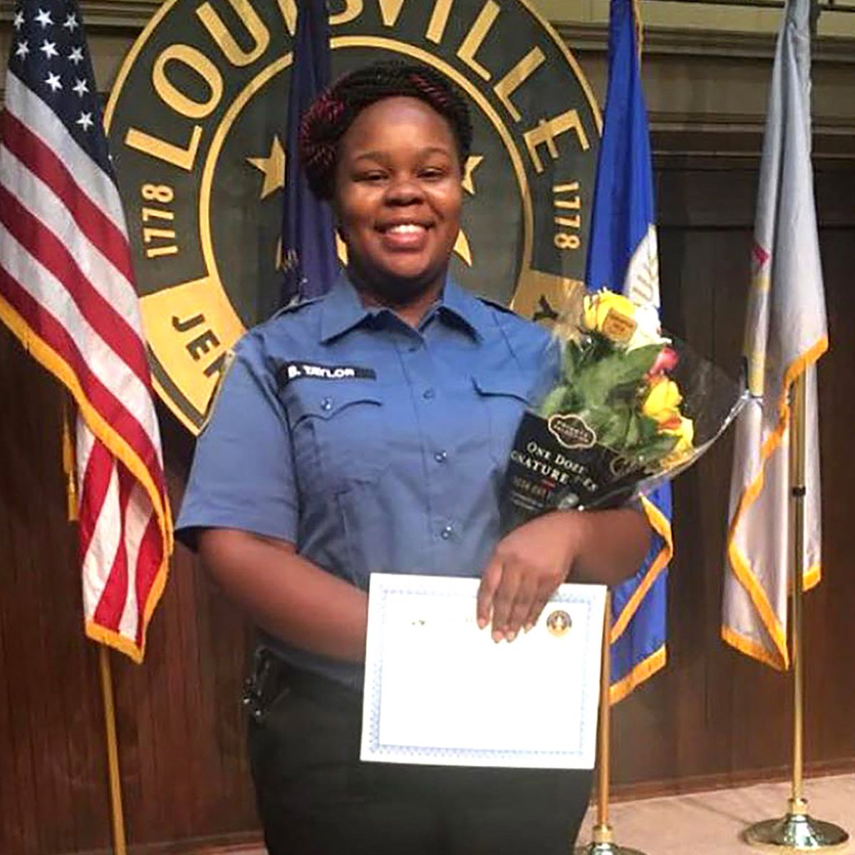 ajplus's tweet photo. The FBI is opening an investigation into the police killing of #BreonnaTaylor.

The EMT was shot by police 8 times when they stormed her home while she was sleeping, searching for a suspect who did not live there. A civil rights attorney says she was "executed." https://t.co/wOnp1bBIBG