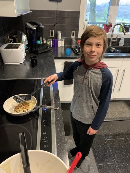 2TiemClass's tweet photo. Our fraction unit was all about pancakes this week! I think the smiles say it all! Love this unit and the real life experiences we can integrate in. @WCPS72 @BentleySchool1 https://t.co/FlWL7o399R