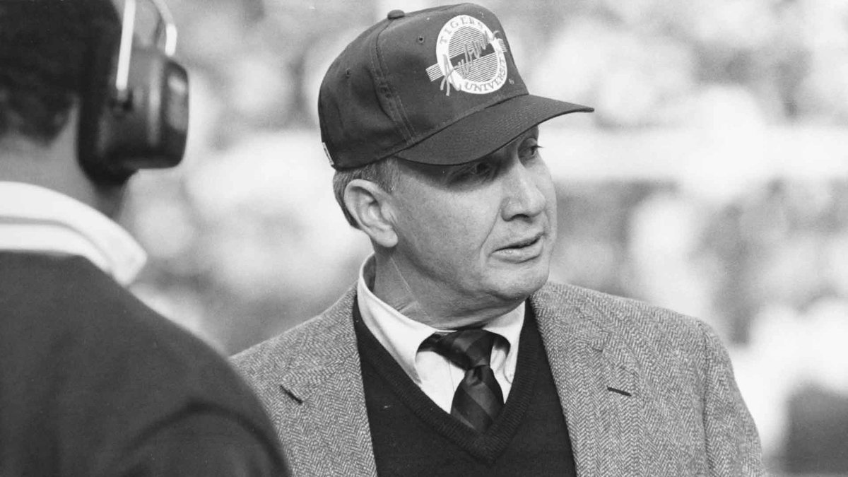 GulfSportsNet's tweet photo. Auburn's Best Years
A Tribute and Well Wish For Pat Dye
Click Link Below to Read More
https://t.co/7FandqMZdk
#WarEagle #CoachDye #AuburnFamily https://t.co/d73A0rbExN