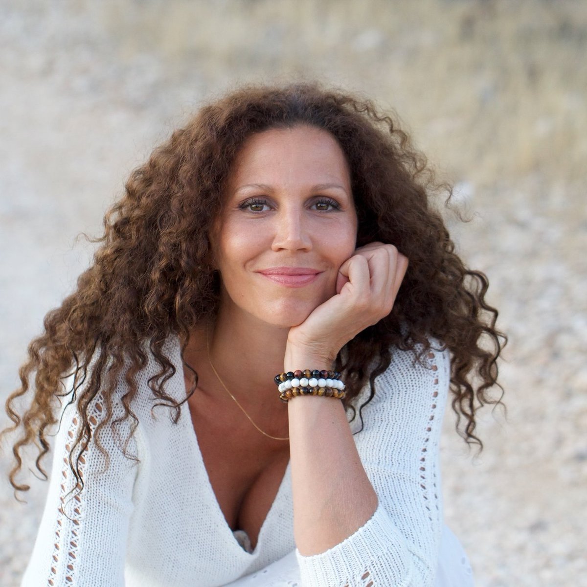 SaulJamesMusic's tweet photo. Now Live - Severine Berthelot, (with her sexy French accent!), talks about kindness with Saul James, for mental health awareness week. Listen to her interview at https://t.co/9keblvdsLI or Apple Podcasts or the Pocket Cast app - search for The Breathe Key. #mentalhealthkindness https://t.co/OapT6vuob8